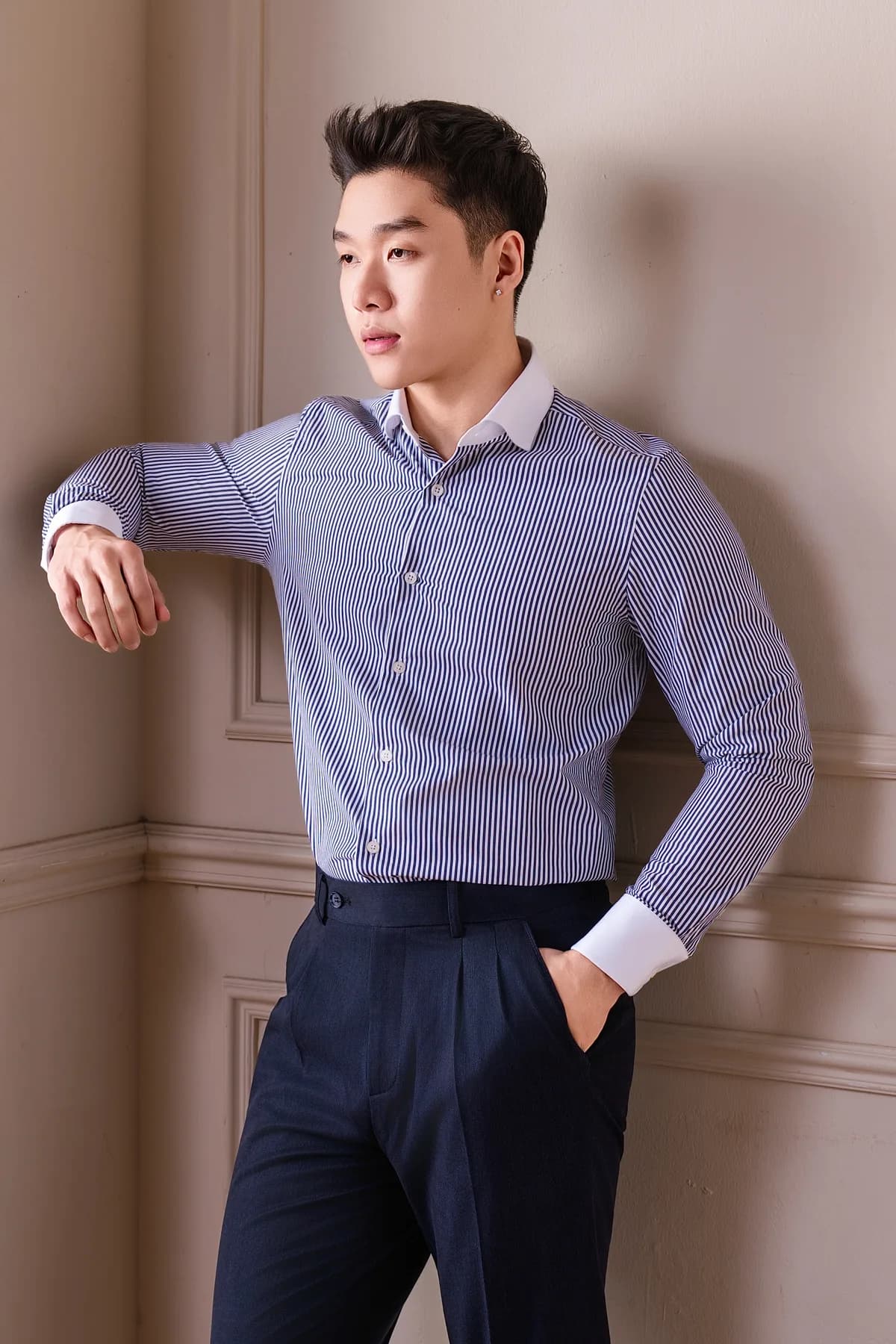 Sơ mi Kẻ navy, cổ trắng — ảnh chính, Lookbook Sơ mi mới về REMMY